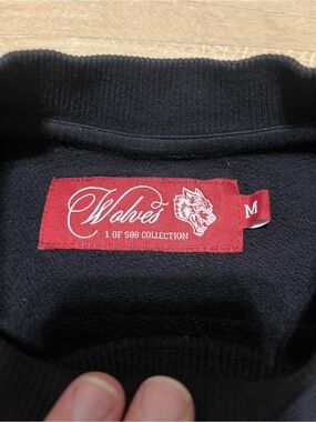 BRAND NEW WITH TAGS RARE RED TAG DARC SPORT LONG SLEEVE 
1 of 500
SIZE: M